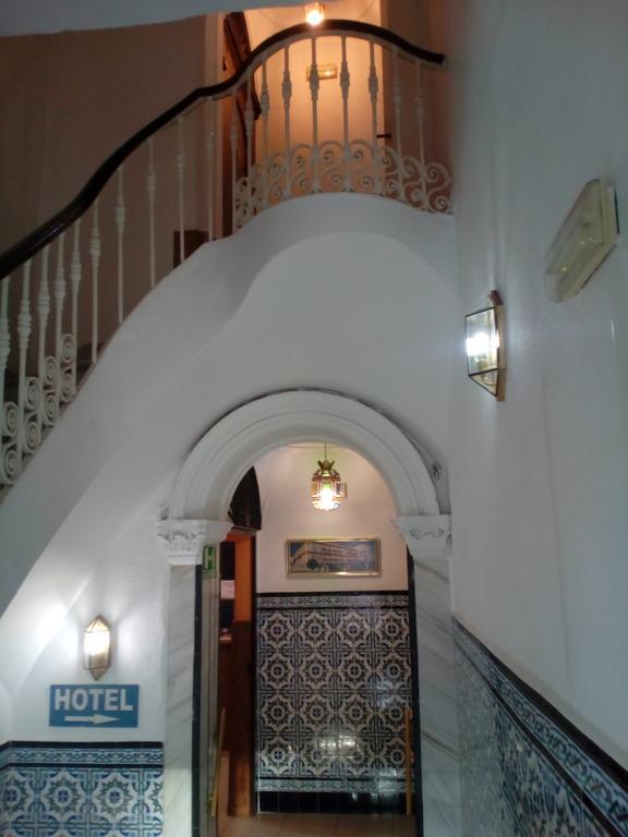 Hotel Roma San Fernando Buitenkant foto